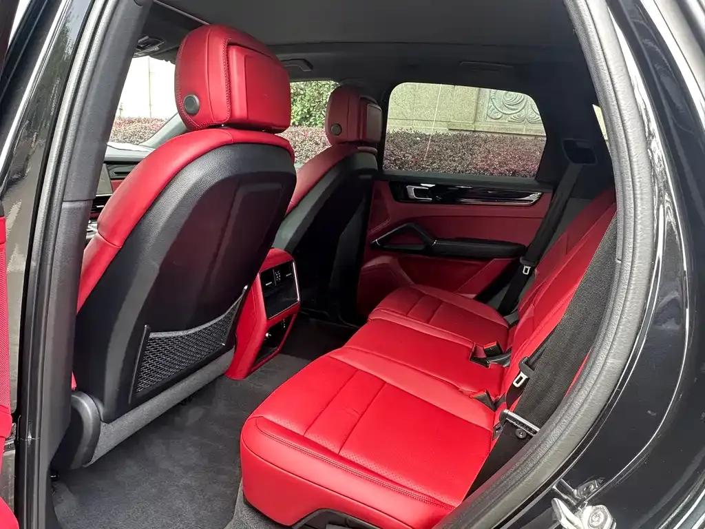 Porsche Cayenne Hybrid 2022 из CN, фото 2