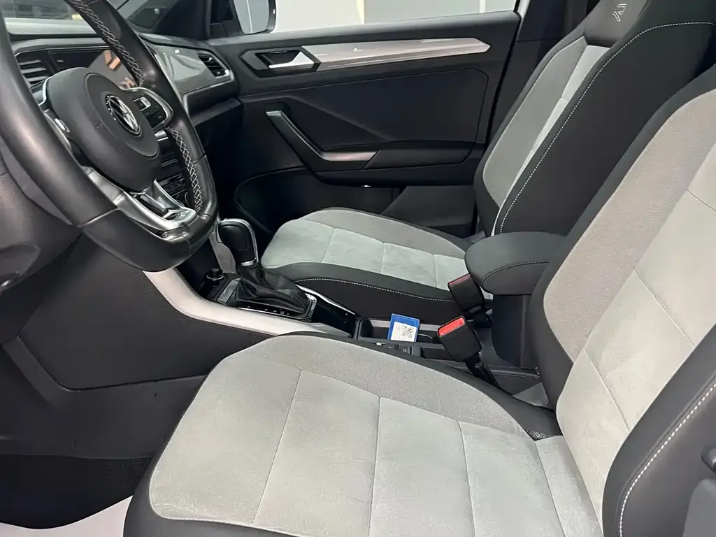 Volkswagen T-Roc 2021 из CN, фото 2