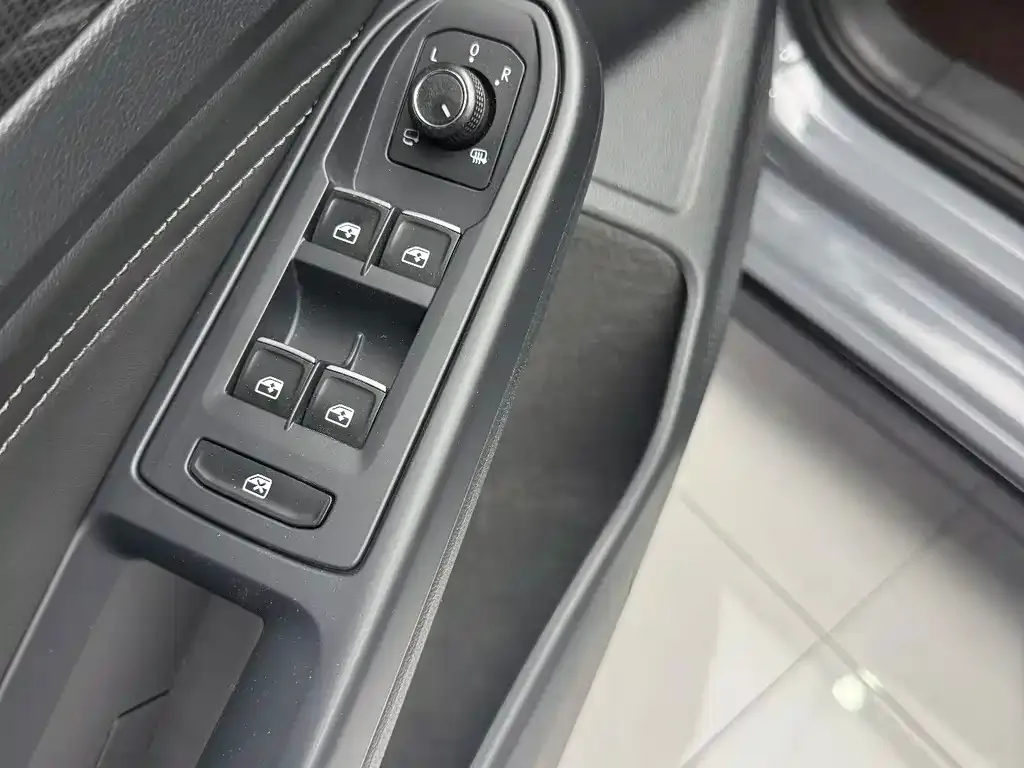 Volkswagen Golf 2021 из CN, фото 3
