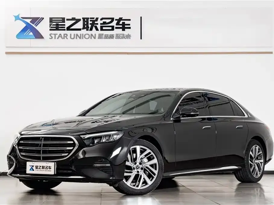Mercedes-Benz E-Class — фото 1