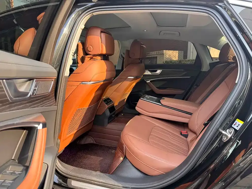 Audi A6L 2024 из CN, фото 7