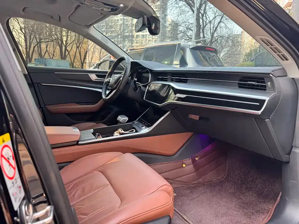 Audi A6L 2024 из CN, фото 6
