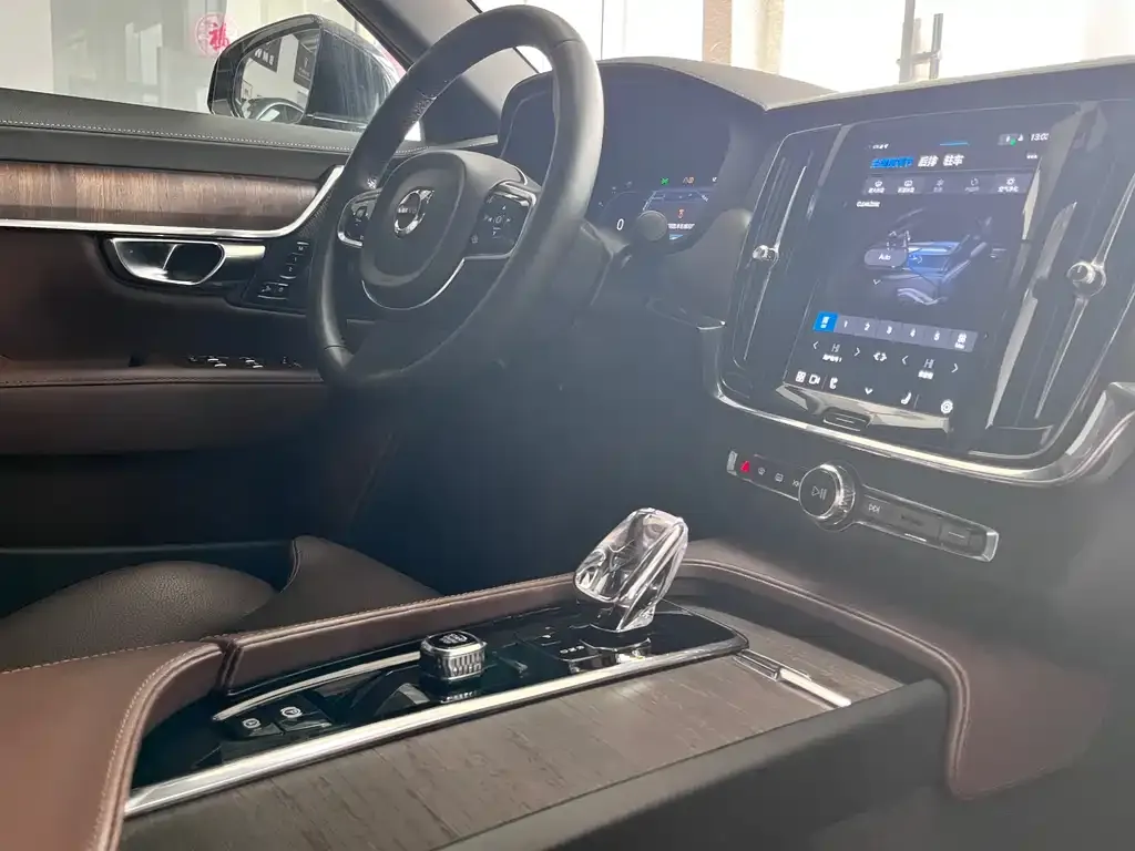Volvo S90 — фото 2