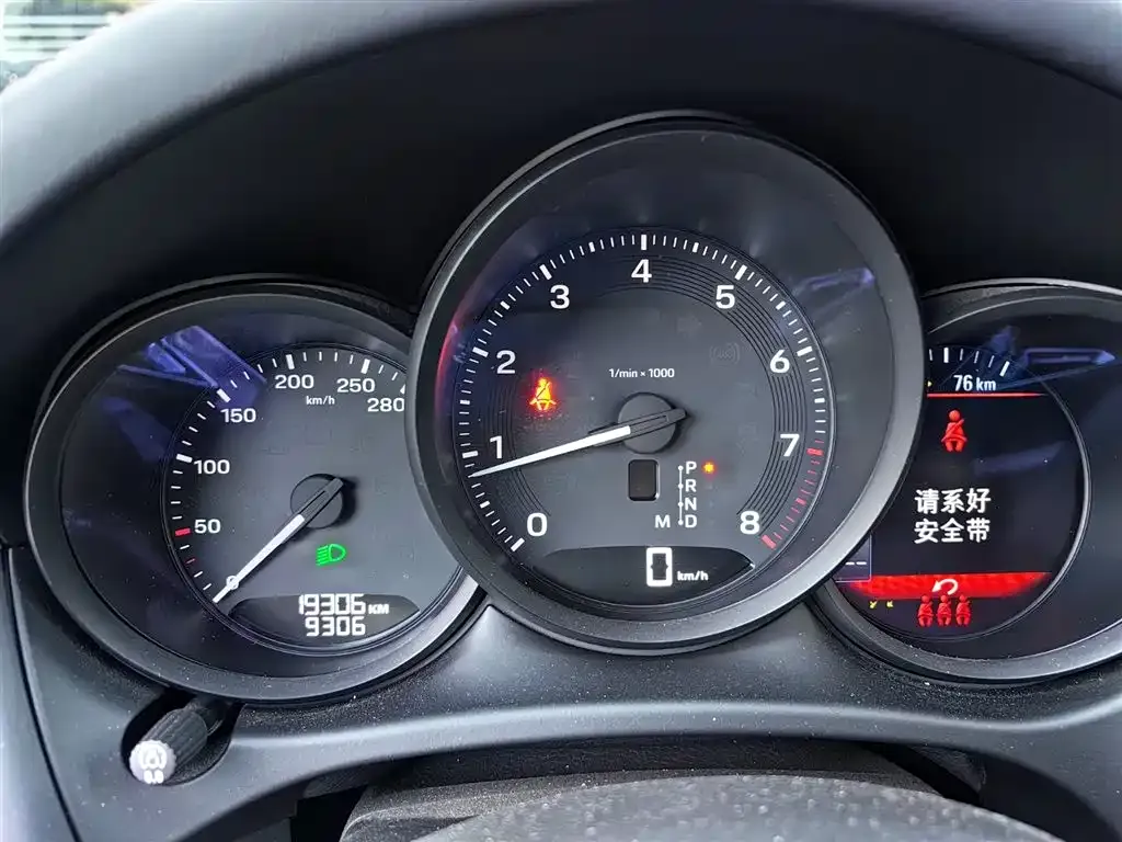 Porsche Macan 2024 из CN, фото 2