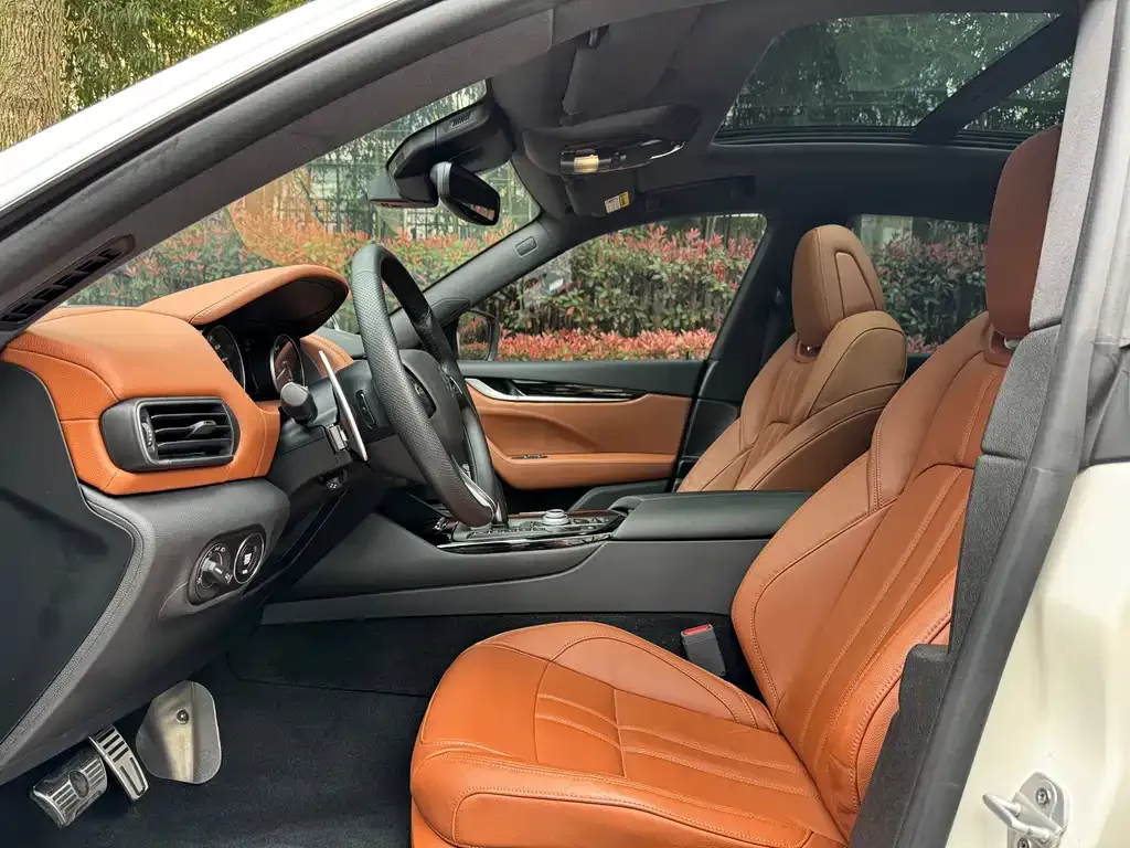Maserati Levante — фото 4