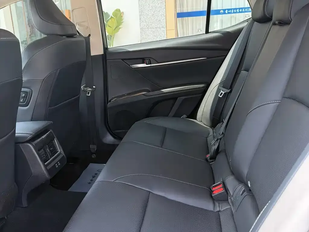 Toyota Camry 2024 из CN, фото 9