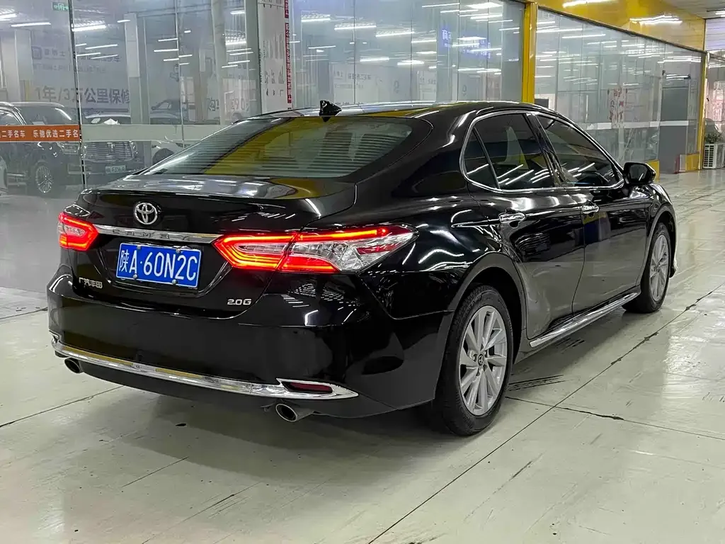 Toyota Camry 2023 из CN, фото 2