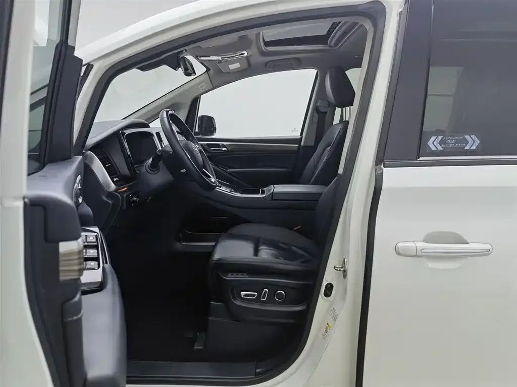 GAC Motor Trumpchi M8 — фото 8