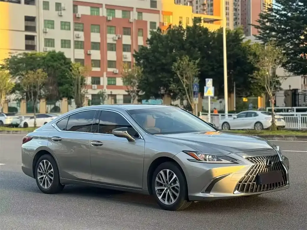 Lexus ES — фото 2