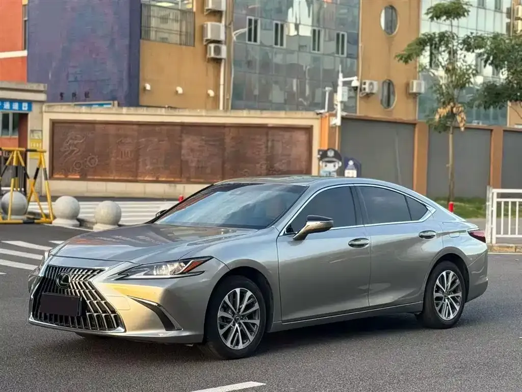 Lexus ES — фото 4