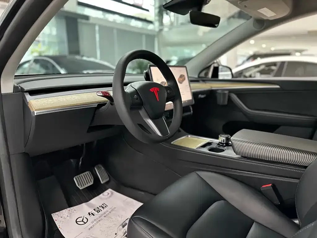 Tesla Model Y — фото 4