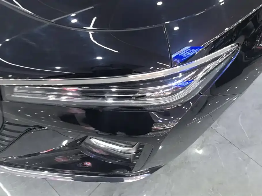 Hongqi H5 — фото 10