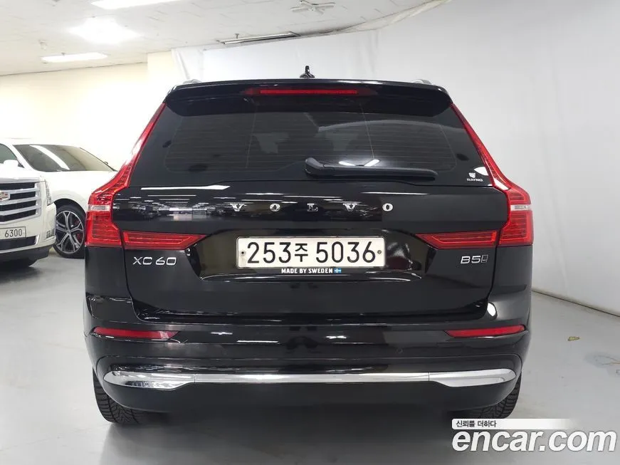 Volvo XC60 — фото 10