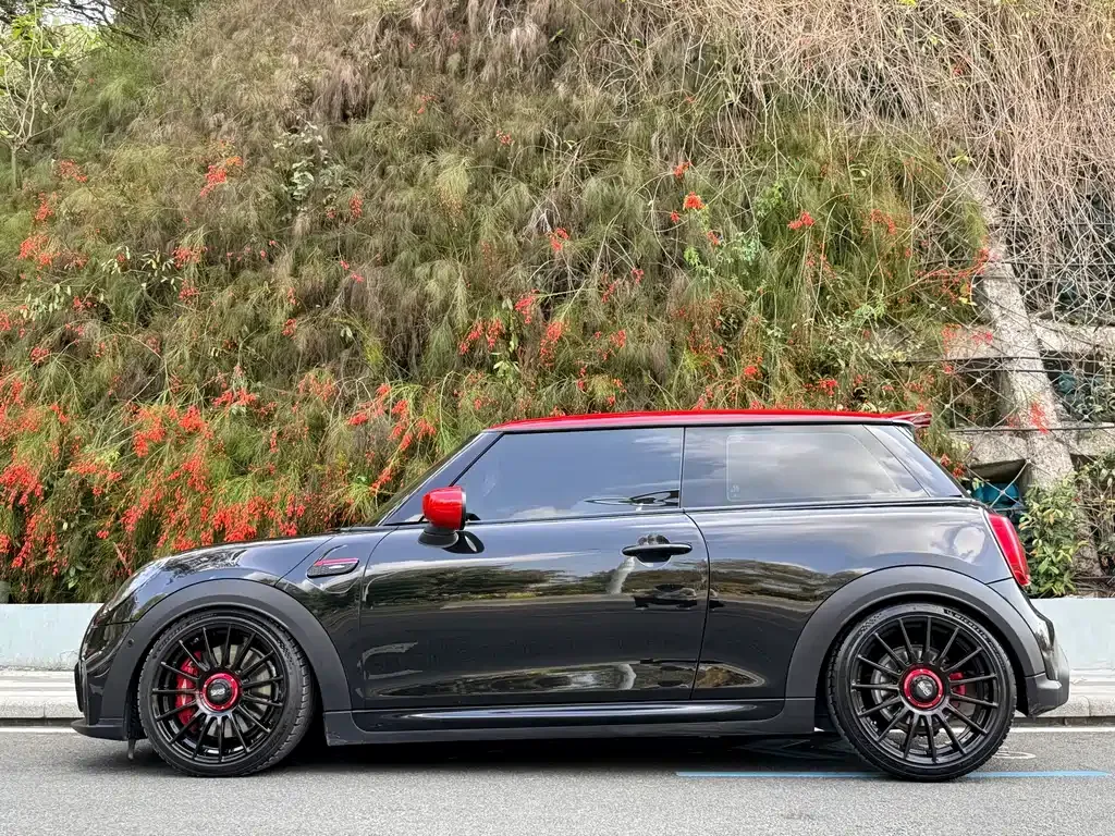 MINI JCW (John Cooper Works) 2022 из CN, фото 2
