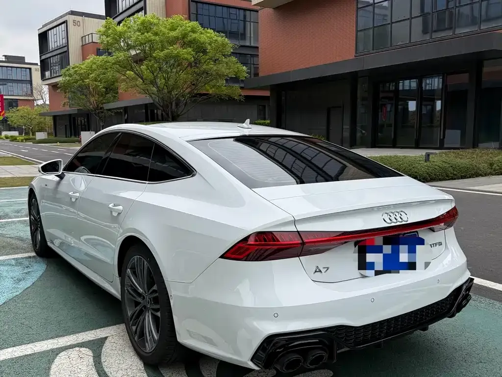 Audi A7 — фото 2
