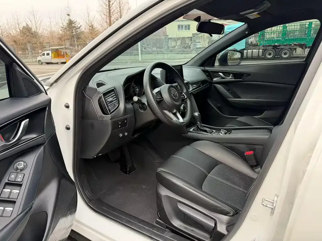 Mazda CX-4 — фото 4