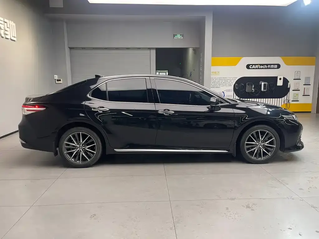 Toyota Camry 2023 из CN, фото 5