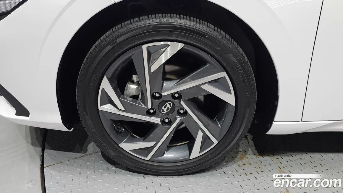 Hyundai AVANTE 2024 из KR, фото 2
