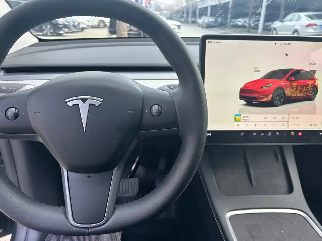 Tesla Model Y — фото 3