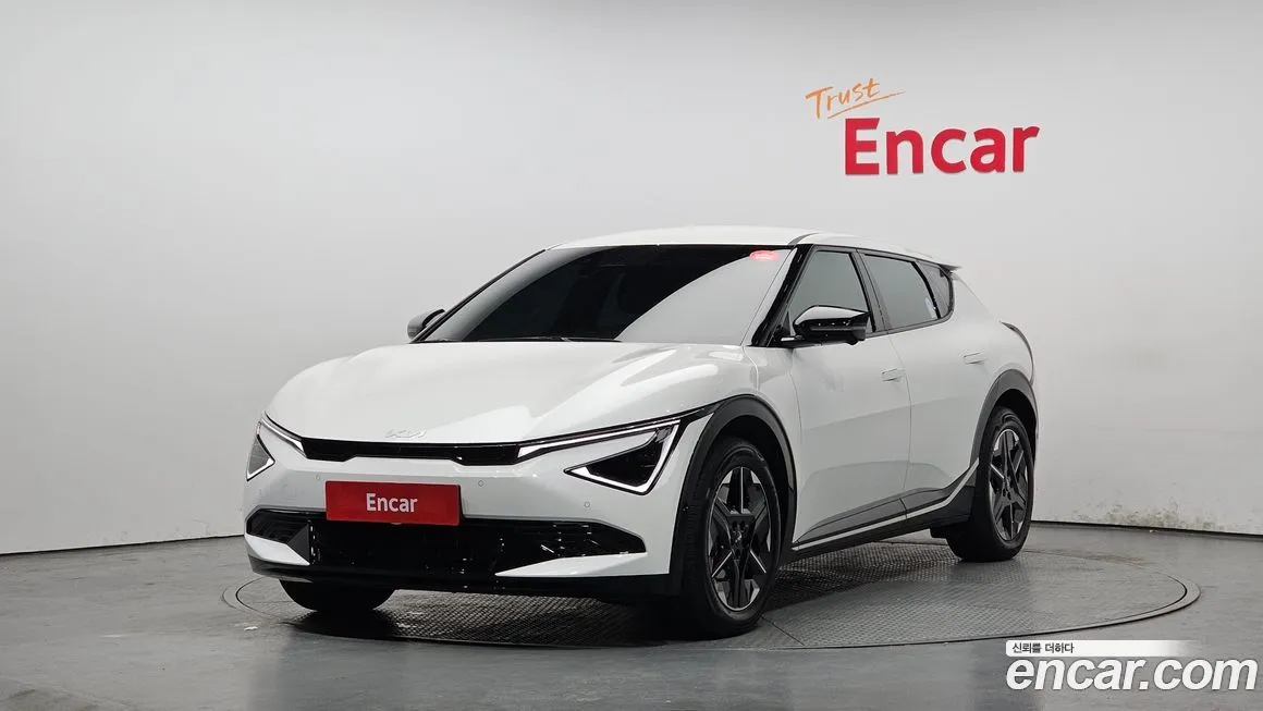 Kia EV6 — фото 1