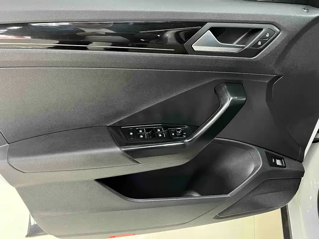 Volkswagen T-Roc 2022 из CN, фото 7