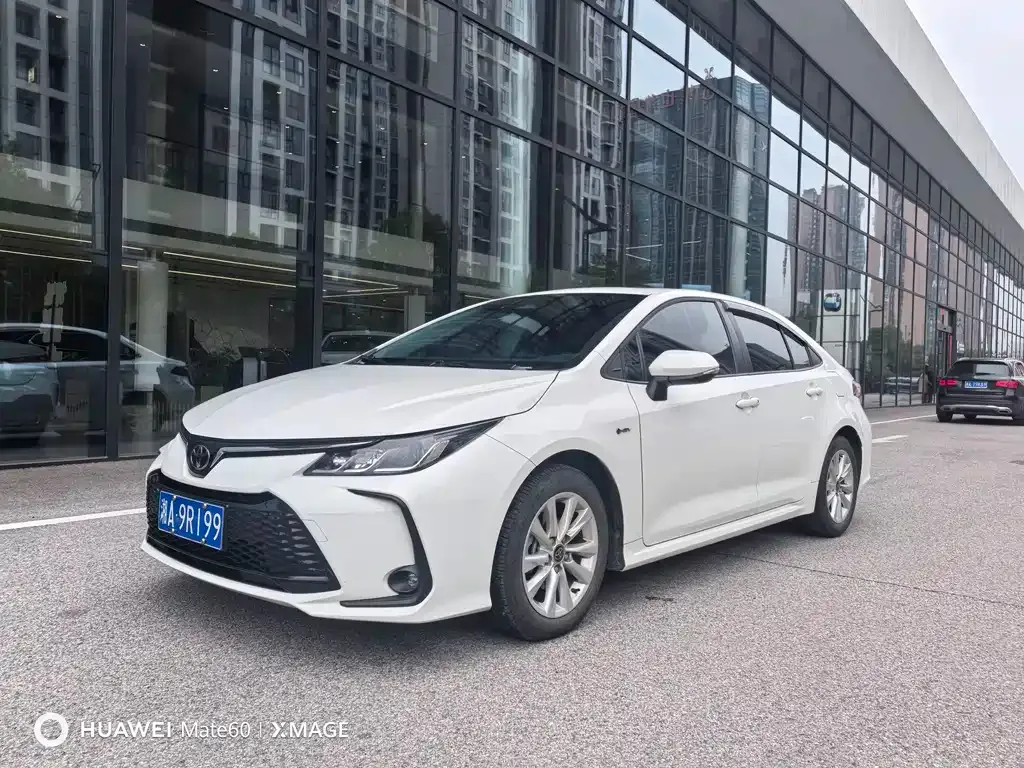 Toyota Corolla — фото 1
