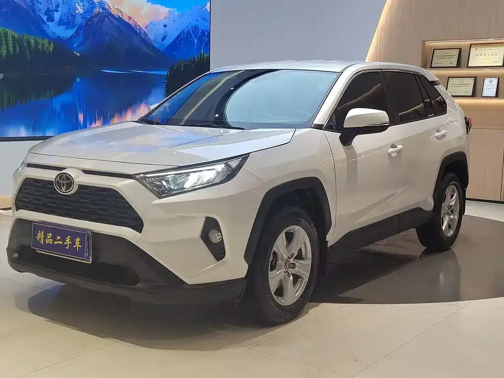 Toyota RAV4 2022 из CN, фото 1