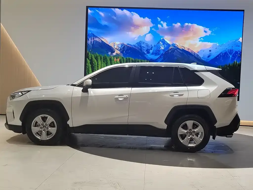 Toyota RAV4 2022 из CN, фото 3