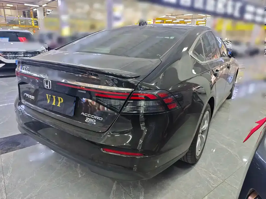 Honda Accord — фото 6