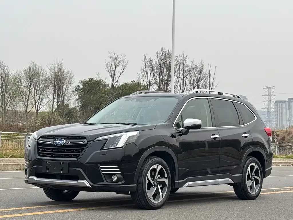 Subaru Forester — фото 1