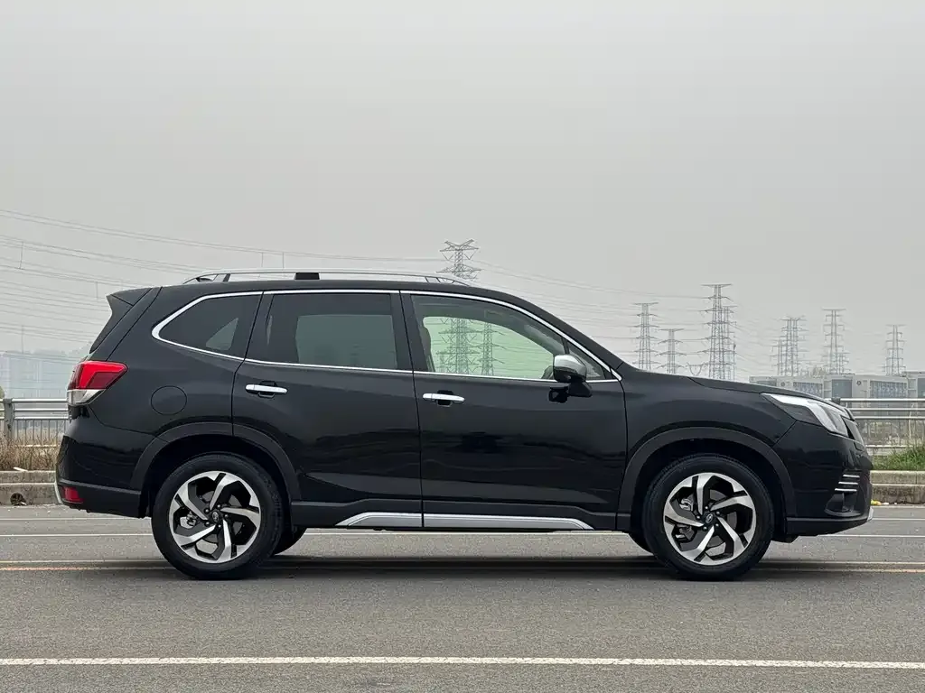 Subaru Forester — фото 2