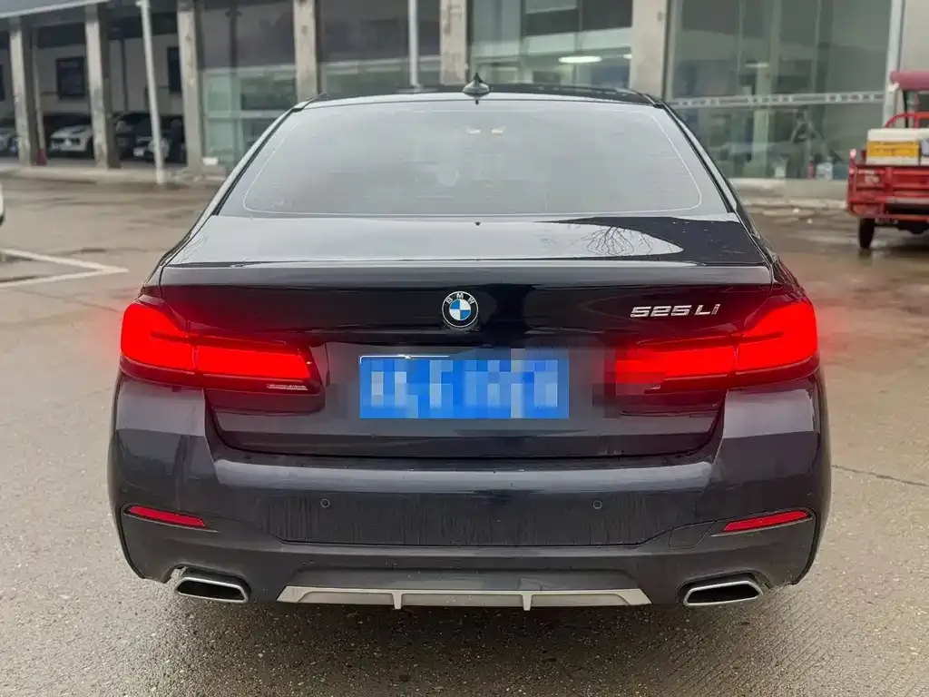 BMW 5 Series — фото 2