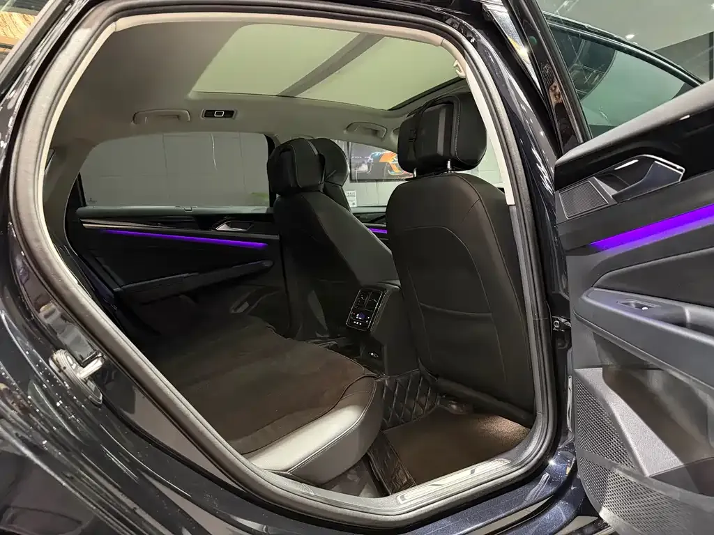 Volkswagen Passat — фото 8