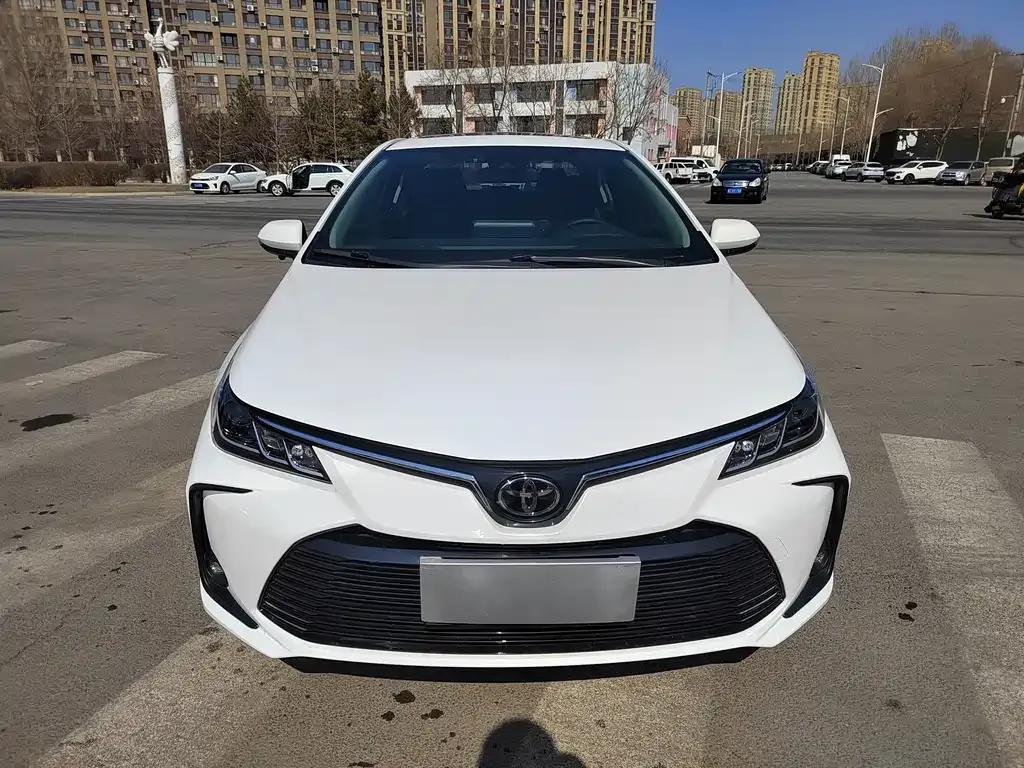 Toyota Corolla — фото 4