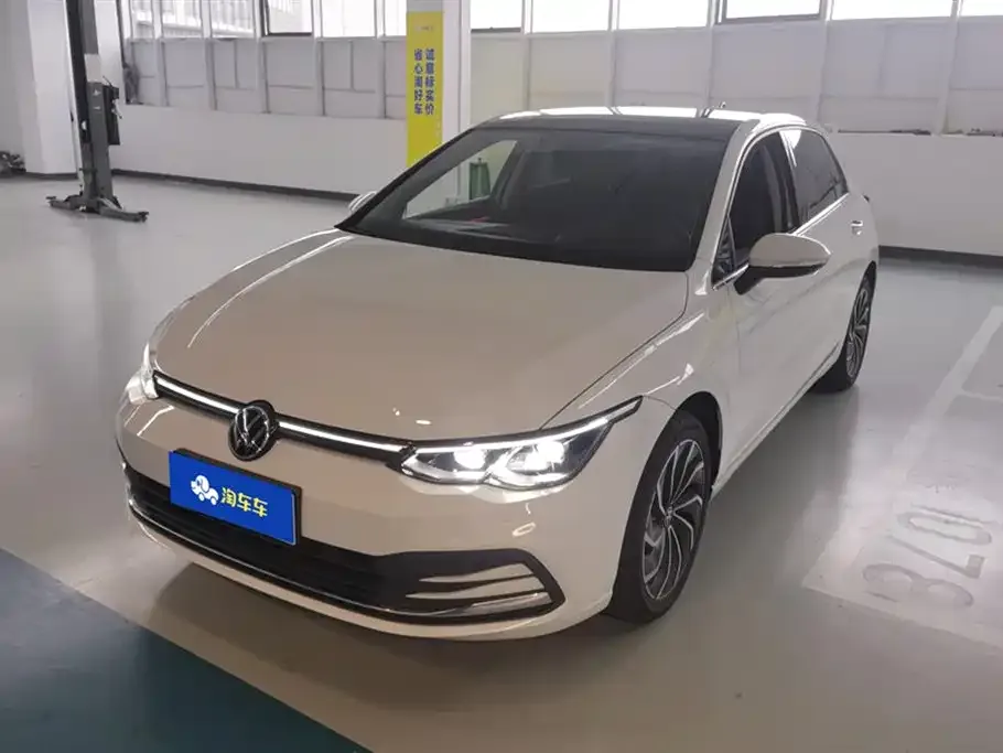 Volkswagen Golf 2023 из CN, фото 1