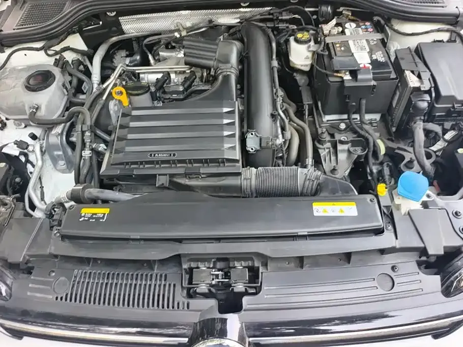 Volkswagen Golf 2023 из CN, фото 5