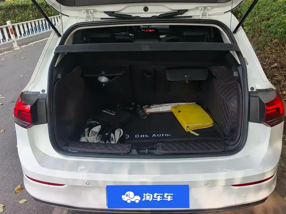 Volkswagen Golf 2023 из CN, фото 9