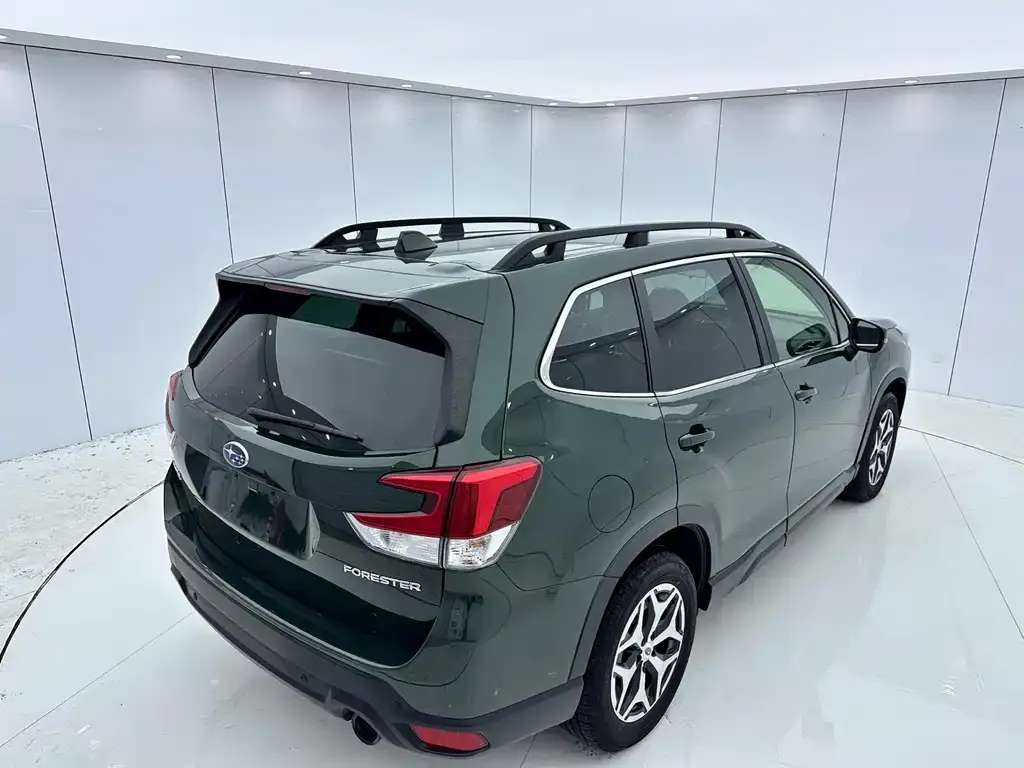 Subaru Forester 2022 из CN, фото 10