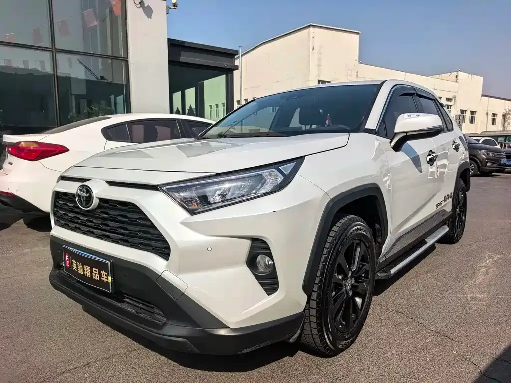Toyota RAV4 2021 из CN, фото 1