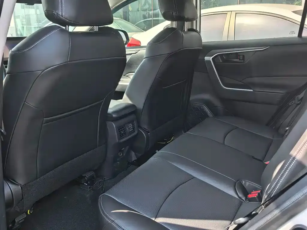 Toyota RAV4 2021 из CN, фото 4