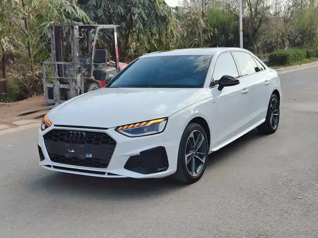 Audi A4L 2021 из CN, фото 1