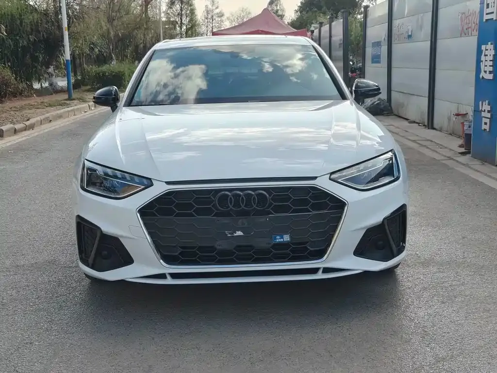 Audi A4L 2021 из CN, фото 4