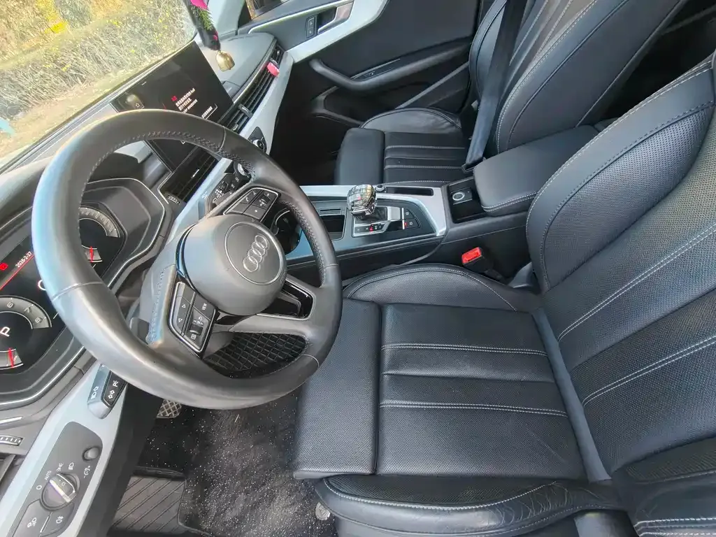 Audi A4L 2021 из CN, фото 5