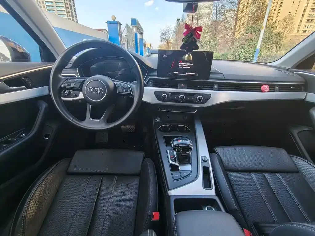 Audi A4L 2021 из CN, фото 10