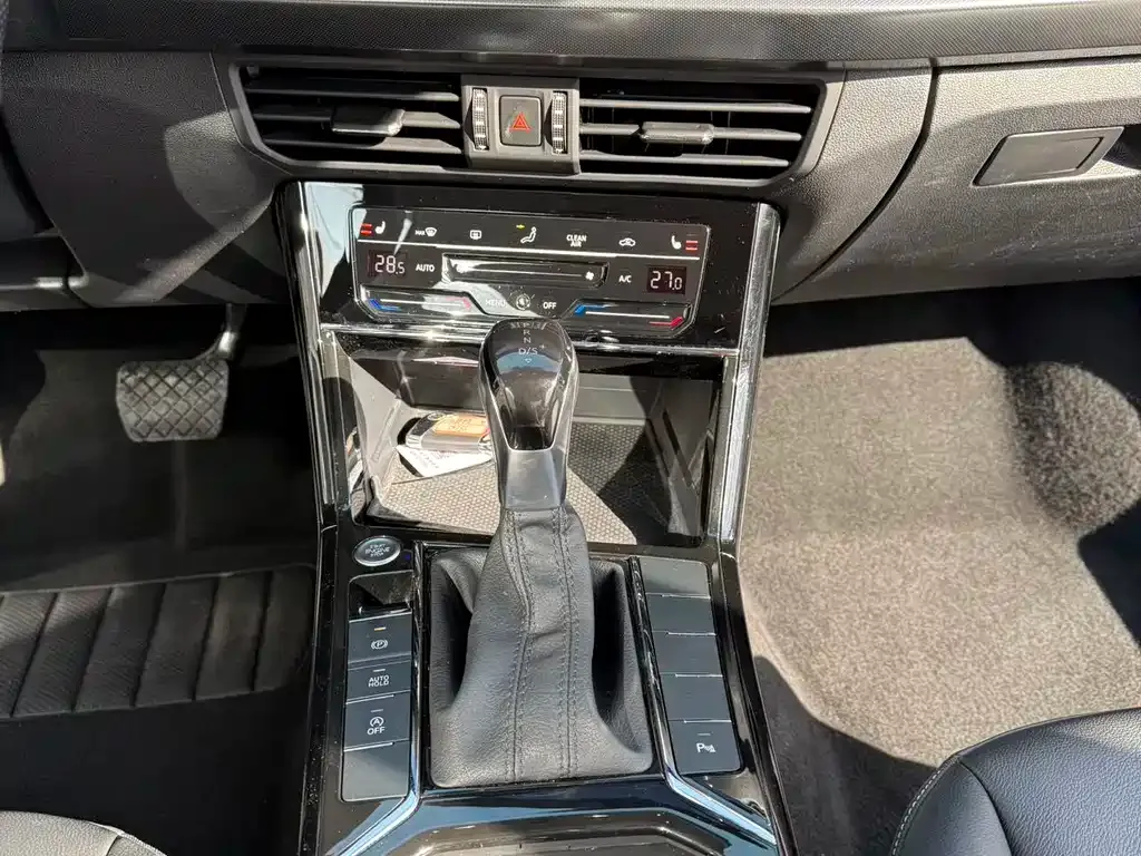 Volkswagen Passat 2022 из CN, фото 4