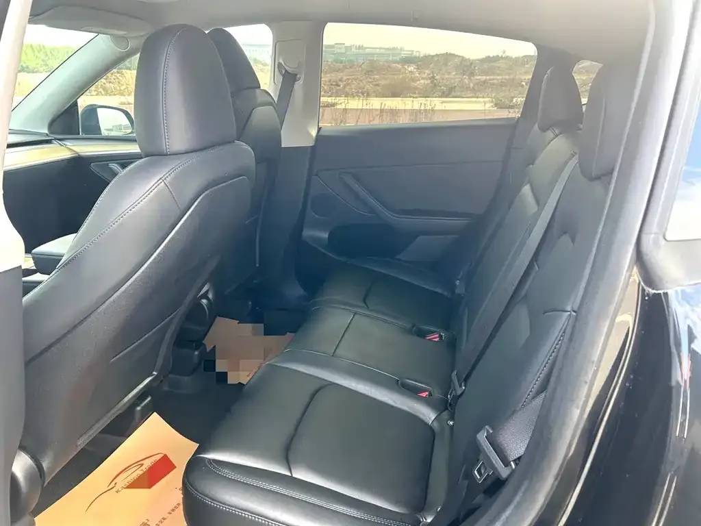 Tesla Model Y 2023 из CN, фото 2