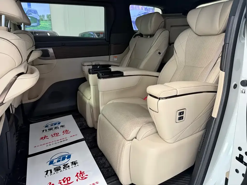 Toyota Vellfire 2023 из CN, фото 9
