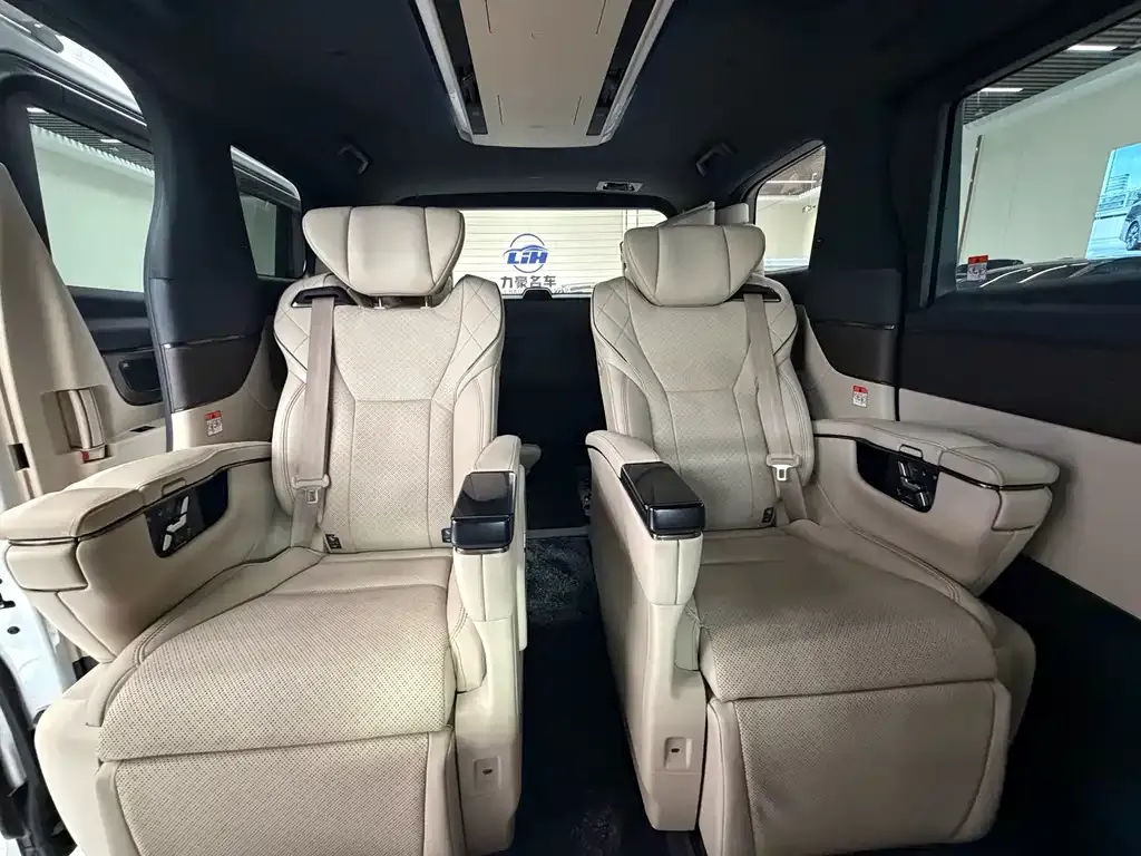 Toyota Vellfire 2023 из CN, фото 3