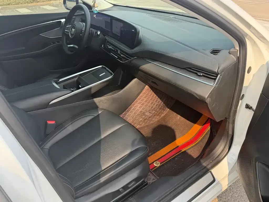 Buick LaCrosse 2023 из CN, фото 2