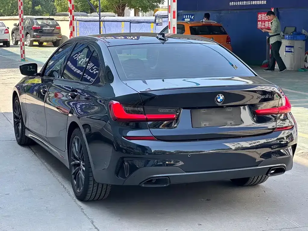 BMW 3 Series 2022 из CN, фото 6